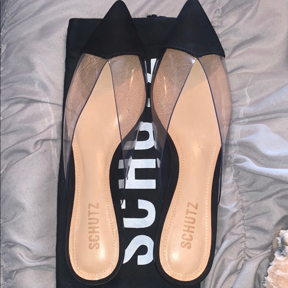 Schutz Annalise Pointed flat mule